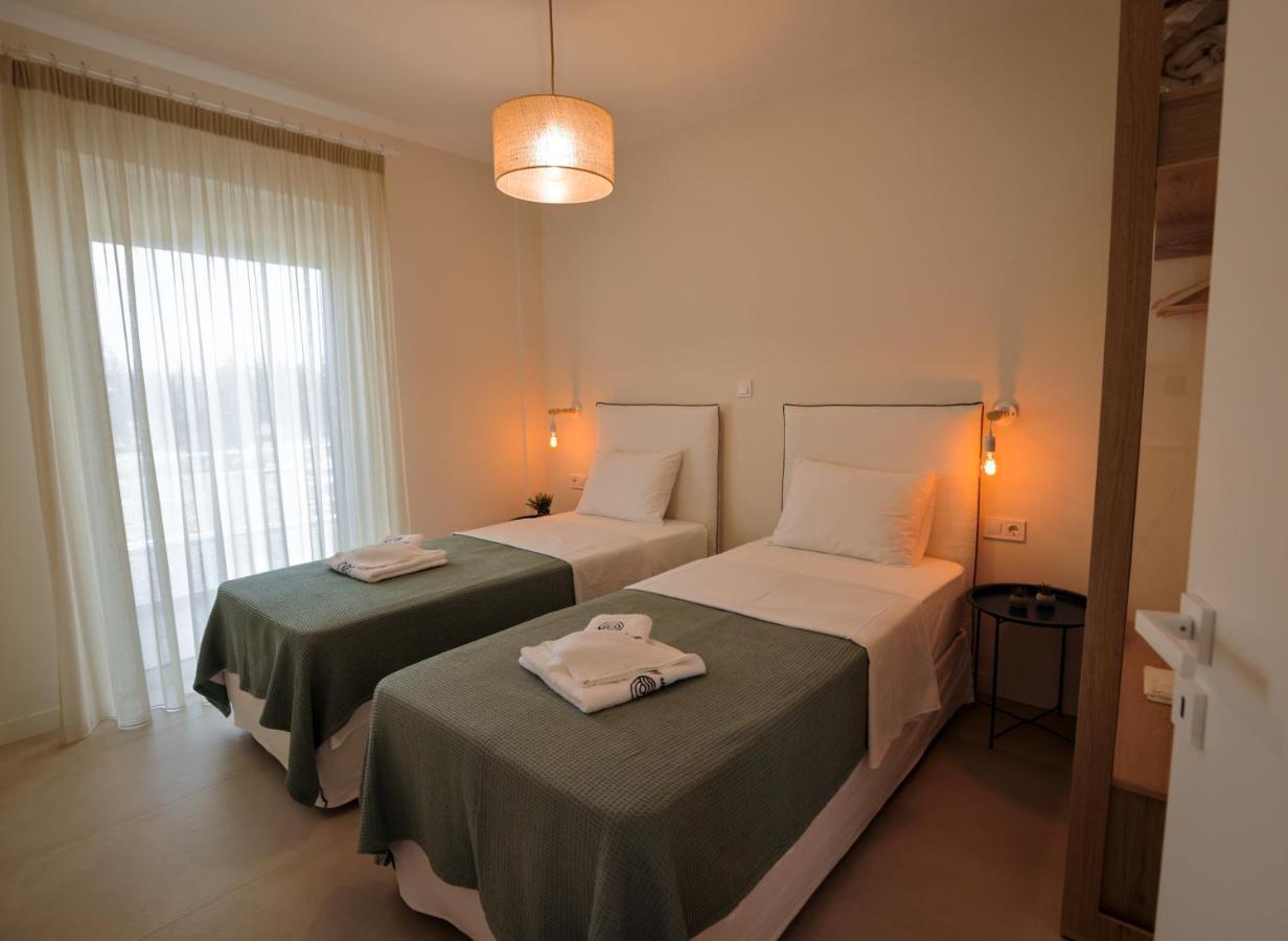 La Mer Bleue Beachfront Boutique Apartments Vrahati Exteriör bild