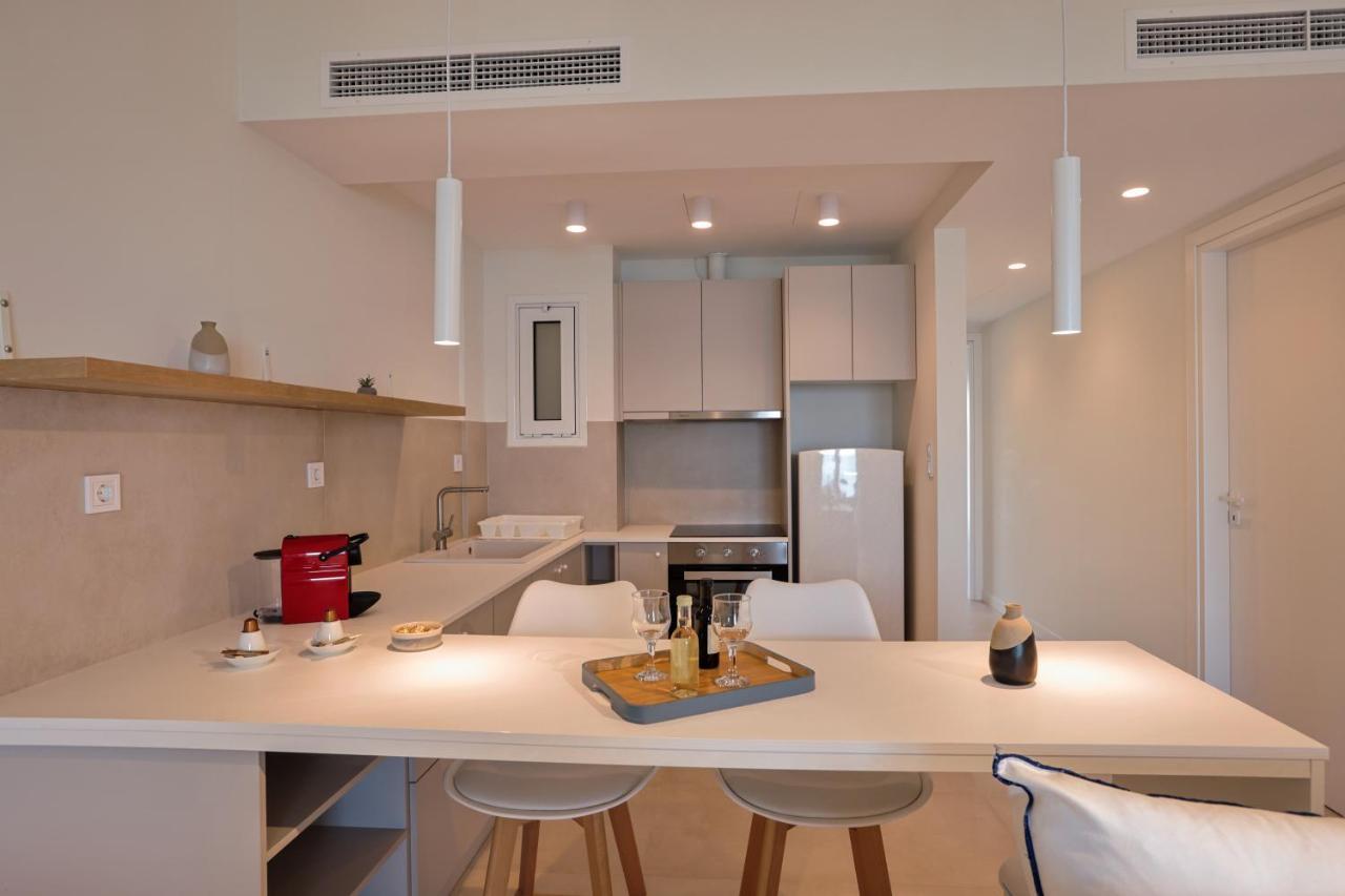 La Mer Bleue Beachfront Boutique Apartments Vrahati Exteriör bild