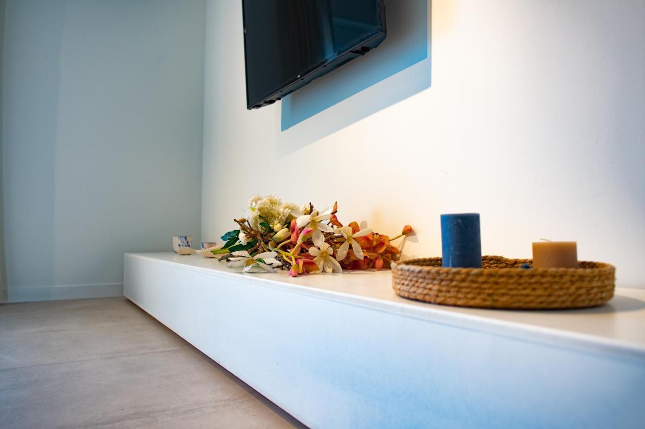La Mer Bleue Beachfront Boutique Apartments Vrahati Exteriör bild